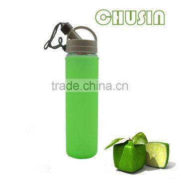 colorful glass drink bottle/cheap sports water bottle with silicone sleeve