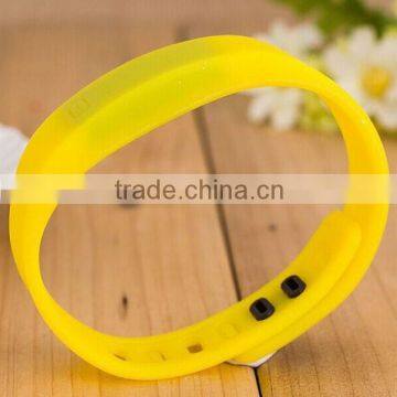 New Arrival Womans Bracelet Watch, Creative Womans Bracelet Watch Led Watch photo-3