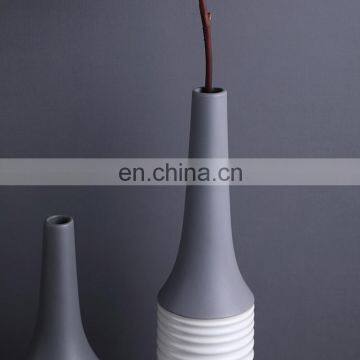 Wholesale Custom Nordic Interior Decoration Ornaments Two-color Unique Design Cheap Ceramic Dried Flower Vase photo-3