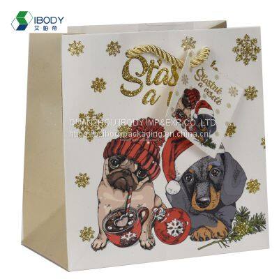 Custom recyclable 128g coated paper coated bright film Christmas gift bag clothes shopping bag