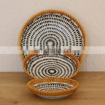 New Design Set Of 3 Round Rattan tray With Ceramic Centerpiece Serving Tray for Table Handwoven Basket for Breakfast Wholesale