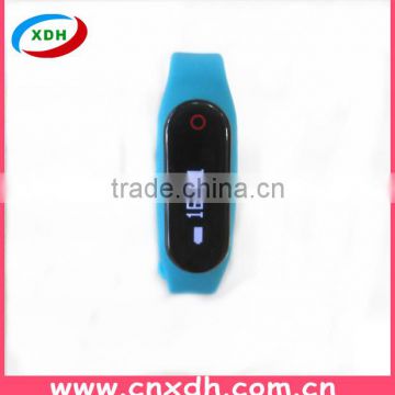 Alibaba express OEM new silicone sport watch smart bracelet