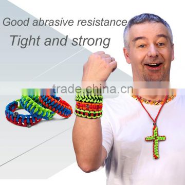 Chinese wholesale plastic buckles and metal charms 330 para cord survival bracelet paracord