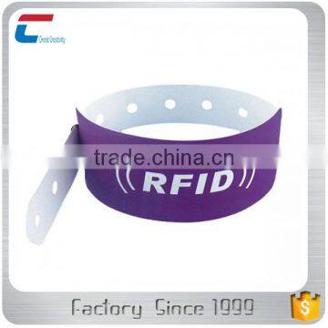 NFC smart PVC wristband 13.56Mhz RFID disposable event bracelet