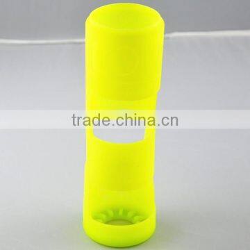 Manufacturer direct OEM custom made non-drip protection eco-friendly silicone bottle cover