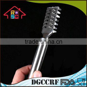 QC Staffs Ensure Antibacterial Fish Skin Peeler photo-4