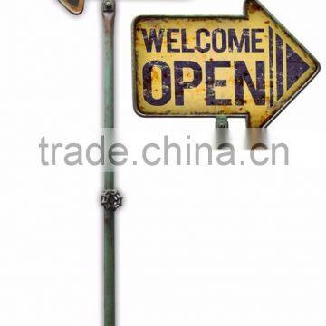 "OPEN/CLOSED" IRON WALL DECOR