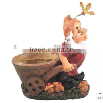 Flower pot with resin gnome figurine