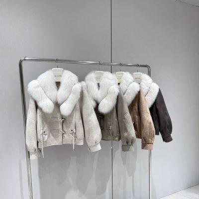 Winter New Full-Length Fox Fur Short Coat for Women, Shortened Real Fur Slimming and Youthful Stylish Outerwear