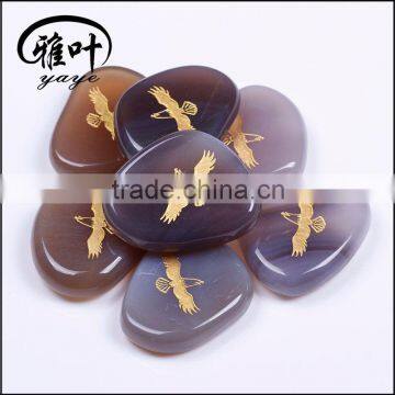 Wholesale engraved animal natural semi precious Gray Agate triangle Palm stone                        
                                                                                Supplier's Choice