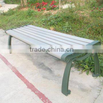 Metal leg garden bench with plastic wood public bench seating