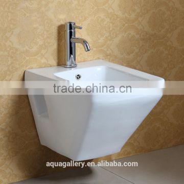 Wall Hung Style White Ceramic Bidet