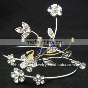 fashion flower shaped alloy bracelets with rhinestone