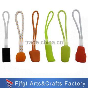 Factory Custom silicone rubber bag/garment handbag zipper pulls with new design