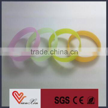 glowing in the dark silicone wristband in China manufacturer