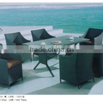 Granco KAL747 dining table and chairs