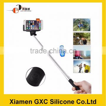 2015 Top-Rated silicone selfie stick with bluetooth remote shutter