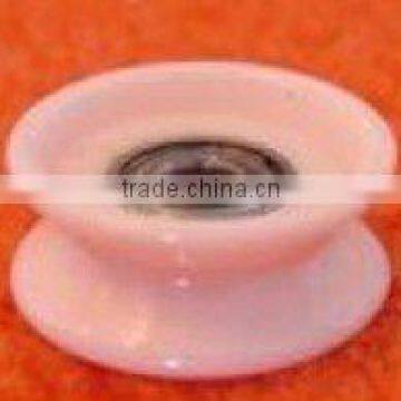 Ceramic wire roller