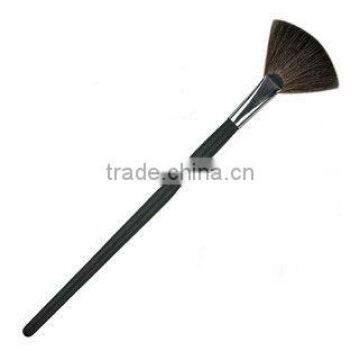 Raccoon hair cosmetic fan brush