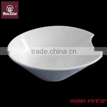 White and high quality porcelain salad and pasta bowl H10587