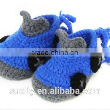 fantasy soft sole knit crochet newborn baby shoe in car shape