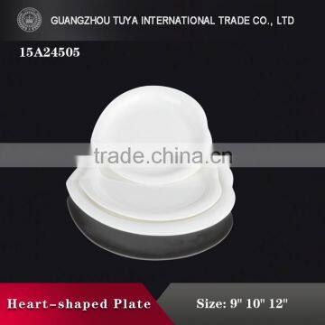 Ceramic heart-shaped flat dinner plate