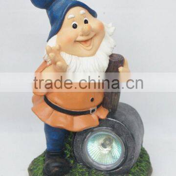 Hot selling resin gnome with solar light