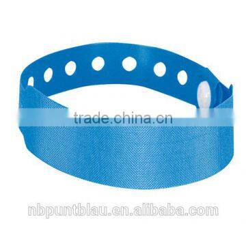 adjustable fastening bracelet silicone bracelet ,promotional gift