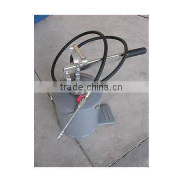 Grease Bucket with Hand Pump GPT10L02