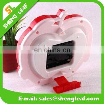 Creative Gifts Fashion Children's Apple Art Students Vibrating Alarm Clock photo-3