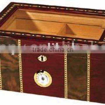 Bubinga and walnut wooden humidor