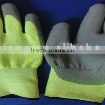 UHMW PE FIBER knitted gloves with PU coated on palm,fluorescence function, 13 gauge, cut resistant level-5