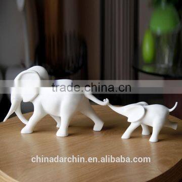 Hot sale small elephant resin home decoration