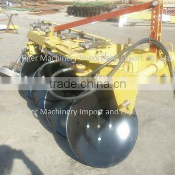 Reversible disc plow consisting of 4 pcs of disc blades, hydraulic traction