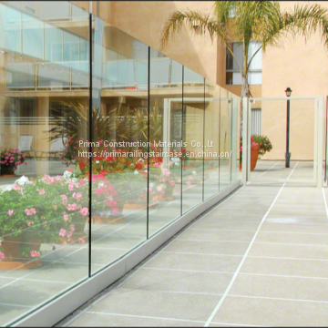 Frameless glass balustrade with u channel profile for balcony