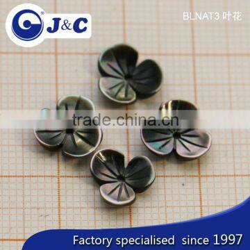 carved customized natural sea shell flower shape,mother of pearl decoration buttons