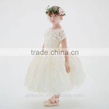 Elegant off white fluffy flower girls wedding dress                        
                                                Quality Choice