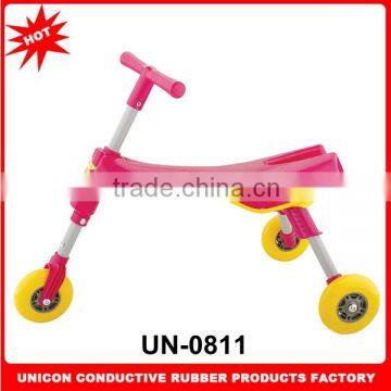 Factory direct sale cute and lovely plastic baby beach cruiser 3 wheels safe baby beach cruiser with handle UN-0811