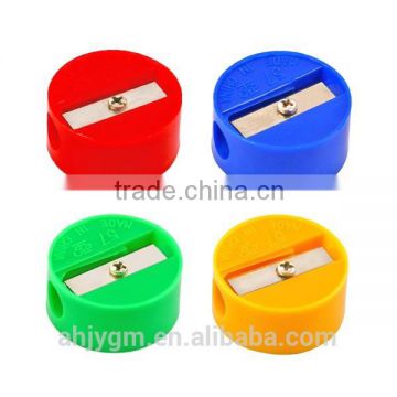 Different Colors Round Plastic Pencil Sharpener