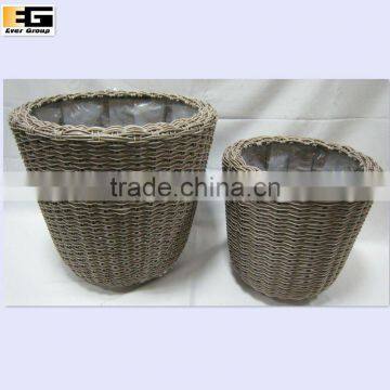 round plastic wicker planter