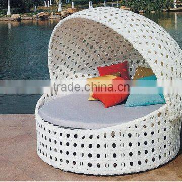 Round Outdoor Furniture Double Wicker Woven Poly Resin Rattan Bed photo-5