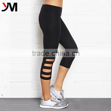 Trendy Fashion Design Cut Out Leggings Key Pocket Yoga Capri Pants