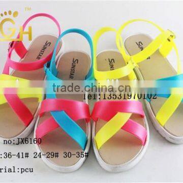 New Fashion Design Pcu Matching Color Shoes