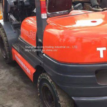 USED JAPAN MADE TOYOTA 3TON FORKLIFT photo-2