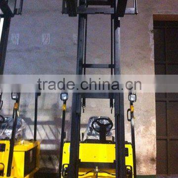 forklift with bale clamp