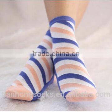 Diagonal Striped Women Cotton Socks OEM Socks