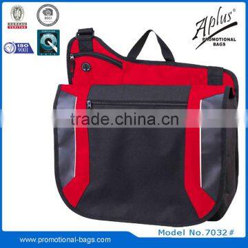 Promotional Waterproof Messenger Bag Men With Earphone Outlet