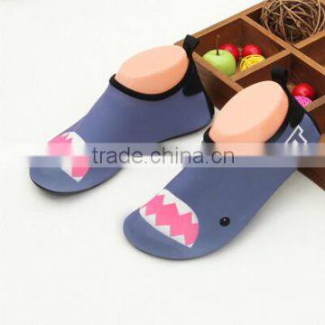 Whole Sale Fashionable Sponge Bob Summer Beach Breathable Skin Shoes photo-4