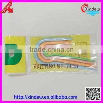 Plastic fancy knitting needles, cable needle