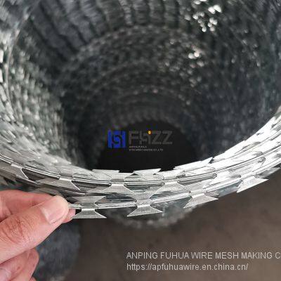 Security Concertina Bto-22 Made of Galvanized Steel 30cm Diameter Razor Wire